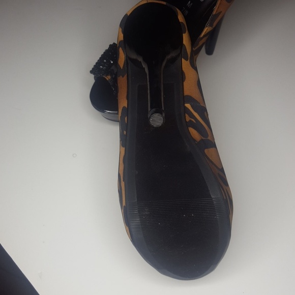 Animal print heels - Picture 2 of 3